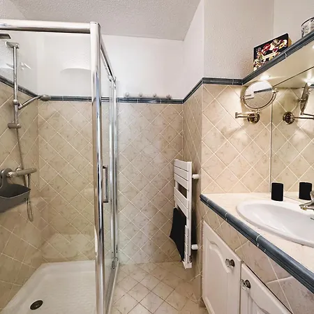 Le Langoustier Pour 6 Personnes Avec Piscine A *