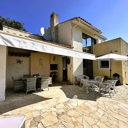 Le Langoustier Pour 6 Personnes Avec Piscine A 拉隆德莱丝莫里斯