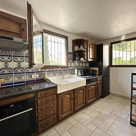 Le Langoustier Pour 6 Personnes Avec Piscine A * 拉隆德莱丝莫里斯